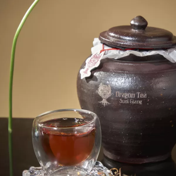 Hồng Trà Tổng Thống 1 tôm 1 lá hũ 50gr 2025, 300 tuổi - Hũ