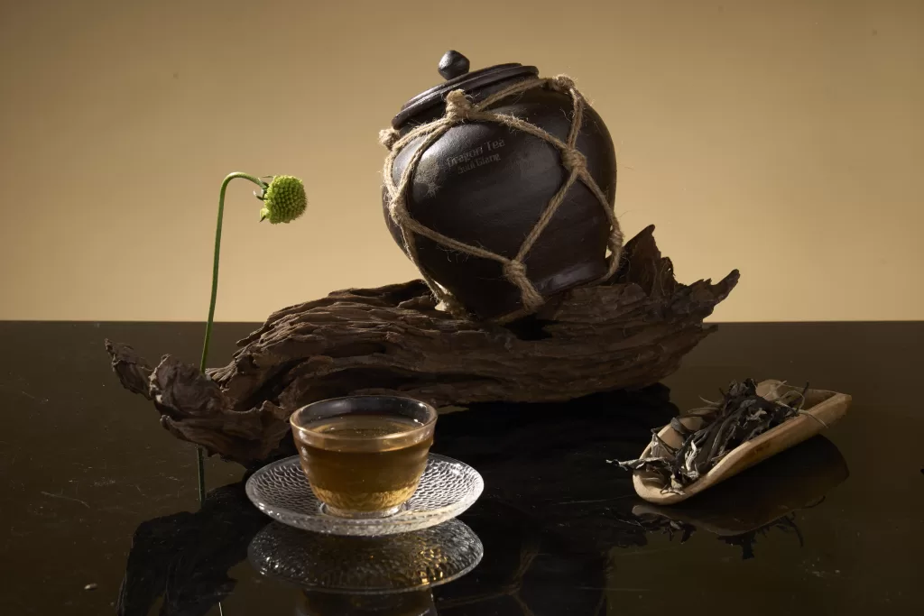 Bạch Trà Tổng Thống 1 tôm 1 lá 50g 2025, 300 tuổi - Hũ