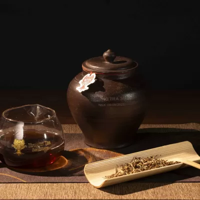 Hồng Trà Tổng Thống 1 tôm 1 lá hũ 50gr 2025, 300 tuổi - Hũ