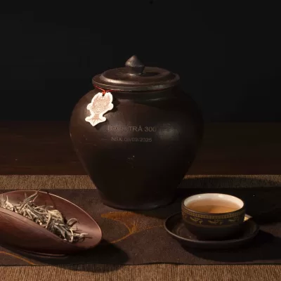 Bạch Trà Tổng Thống 1 tôm 1 lá 50g 2025, 300 tuổi - Hũ